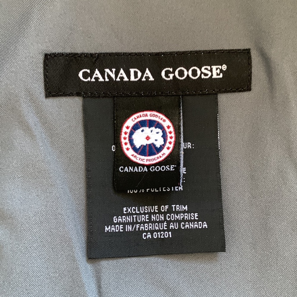 Authentic CANADA GOOSE Waterproof Hooded Jacket BNWT - Picture 7 of 16